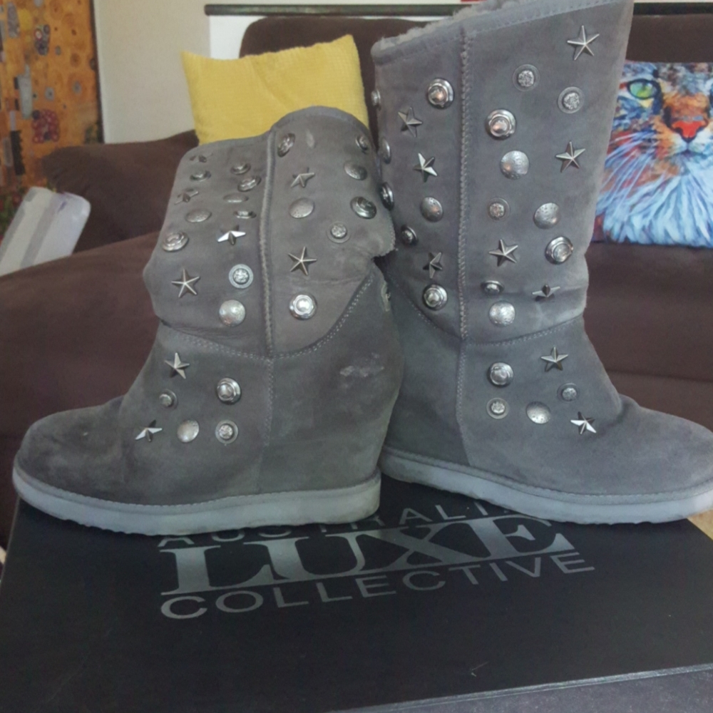 LAST REDUCTION BEFORE DONATION Australia luxe collection fur wedge boots RARE 9
